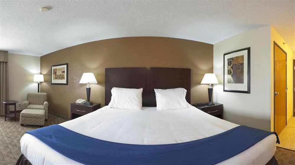 Holiday Inn Express Tuscola Bagian luar foto